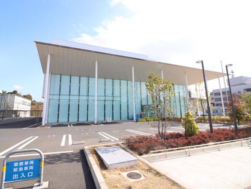 小倉南図書館(図書館)まで200m コンフォ－ト若園