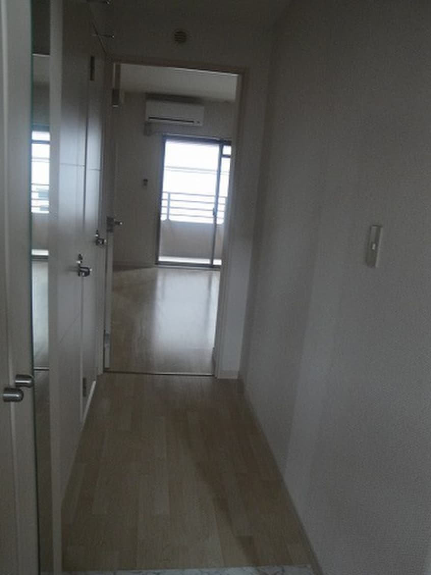 玄関 ラヴィ・ヌ－ヴォ