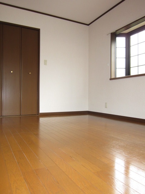 居室 ハ－モニ－ハイツＣ