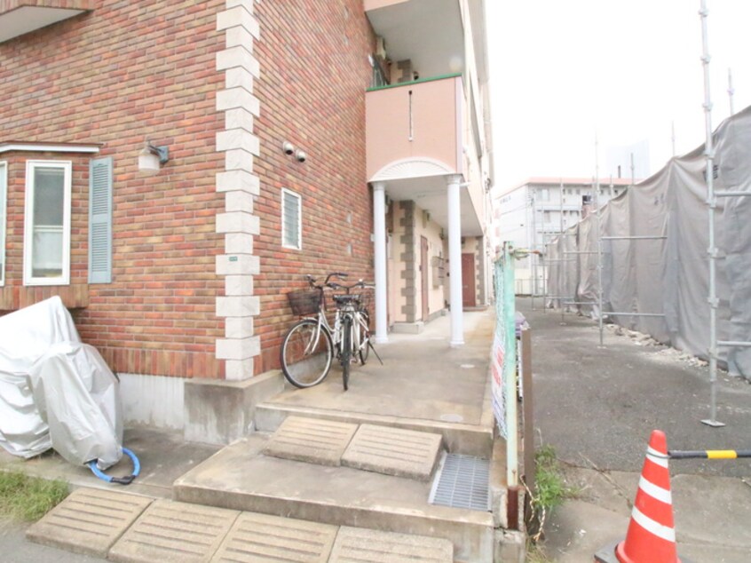 エントランス部分 シャトレーヌ諸岡