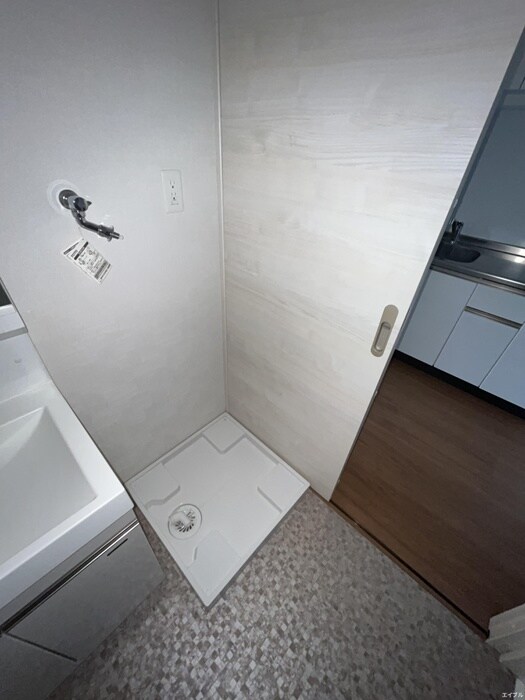 洗濯機置場 CINQ IWASE BLD　