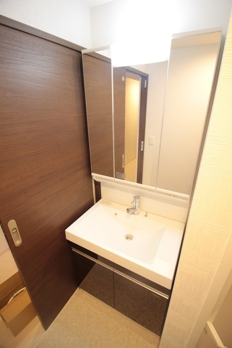 洗面 CINQ IWASE BLD　