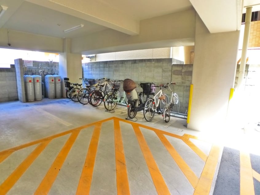 駐輪場 エルシオン平之町