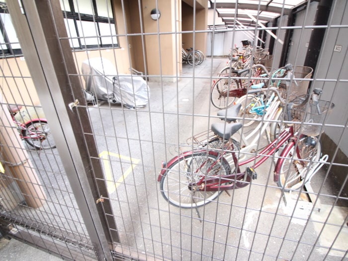 駐輪場 ホワイトリバー駅前