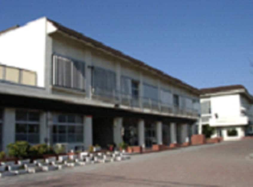 粕屋中学校(中学校/中等教育学校)まで1800m ツインパル阿恵Ⅱ