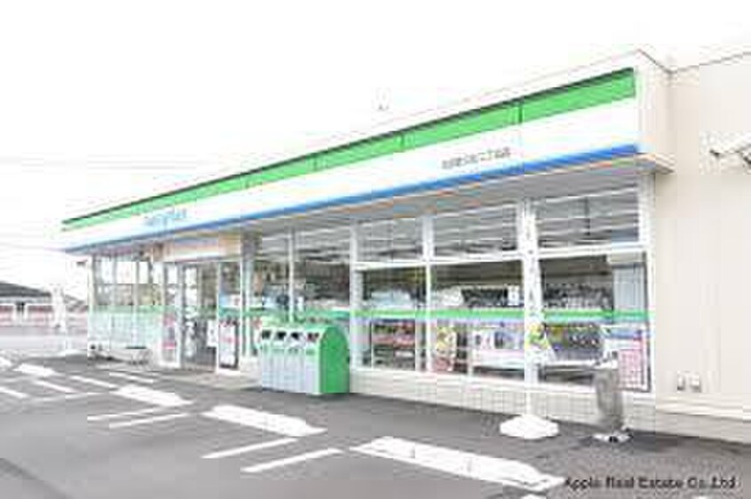 ファミリーマート白野江店(コンビニ)まで400m ハイツ四季の里Ⅱ　Ｂ