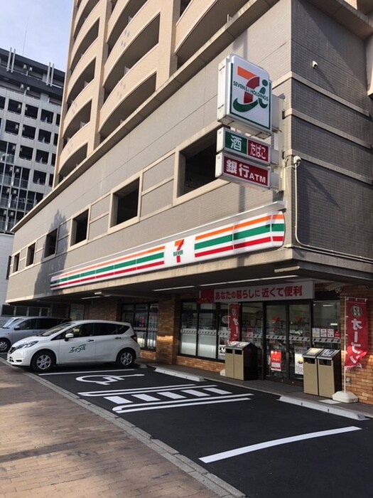 セブン-イレブン 小倉片野３丁目店(コンビニ)まで110m アヴァンセ片野グランデ