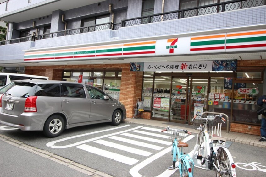セブンイレブン(コンビニ)まで430m modern　palazzo　博多sur