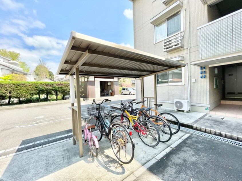 駐輪場 Elvita高峯