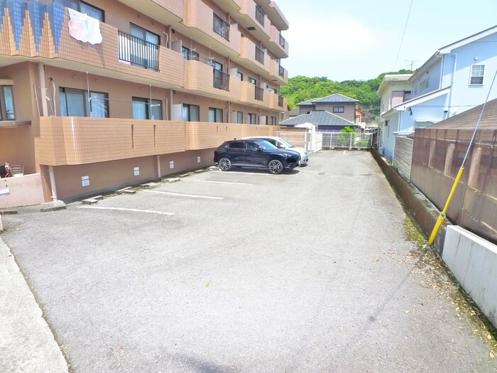 駐車場 グランドゥールMARI