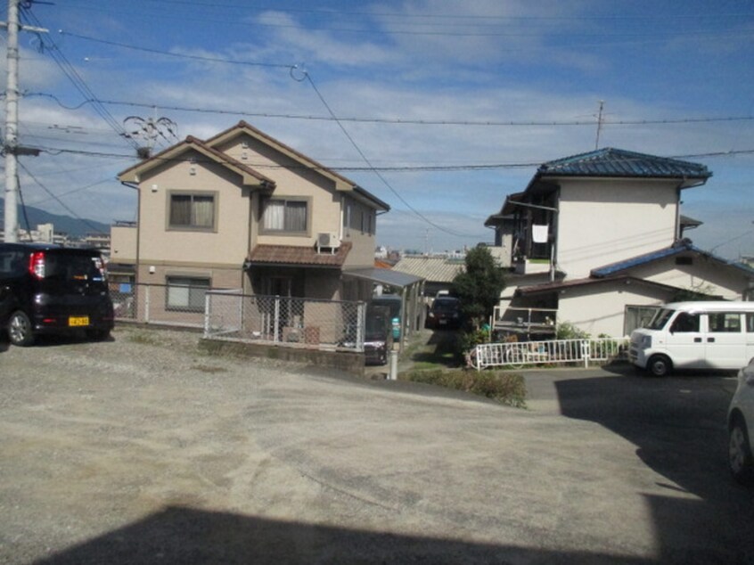 駐車場 ハウゼ曰佐