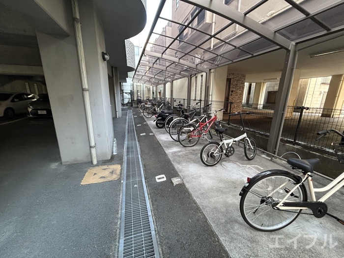 駐輪場 ブルーアイズ中央