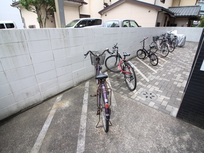 駐輪場 スリム室見