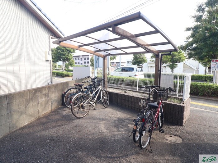 駐輪場 パロッセ綾