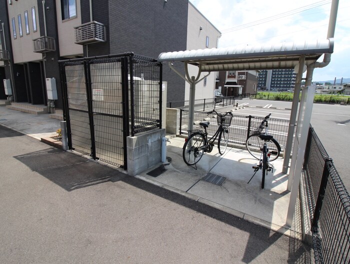 駐輪場 スリースター