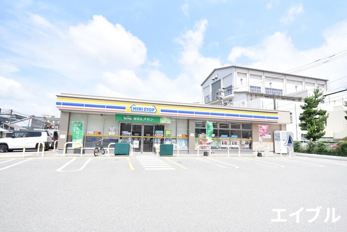 ミニストップ久留米荘島町店(コンビニ)まで552m Tiara本町