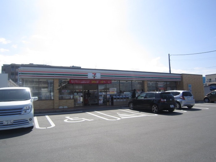 ファミリーマート(コンビニ)まで45m クレシア弐番館