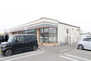 セブンイレブン飯塚椿店(コンビニ)まで373m ハイツ雅