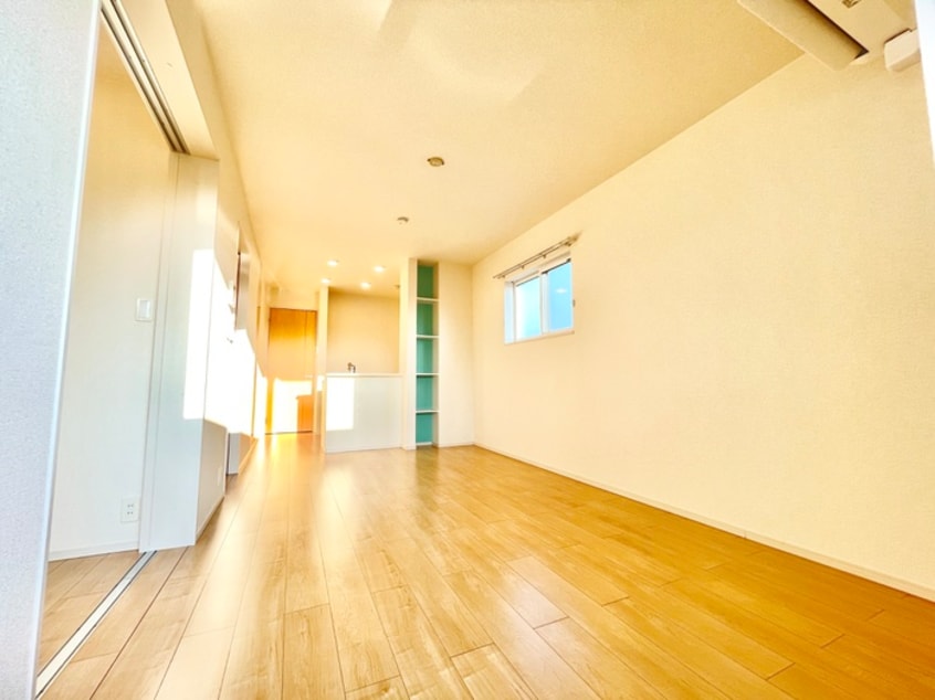 居室 アデニウム錦水