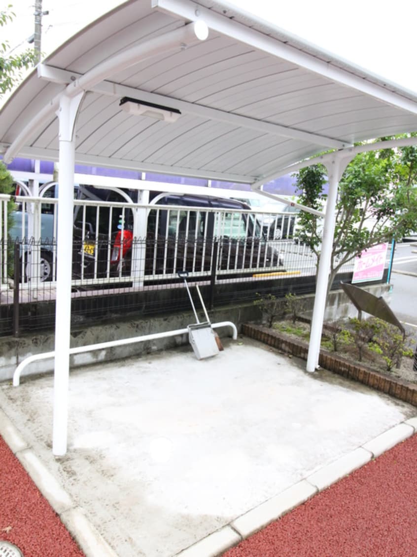 駐輪場 ウィング東合川