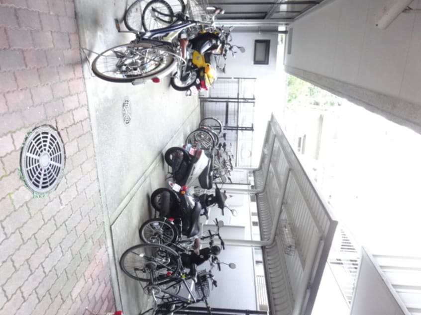 駐輪場 エステ－トモア舞鶴