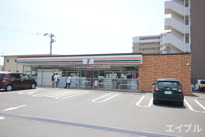 セブンイレブン(コンビニ)まで1021m Ｓｔｏｒｉａ　筑紫