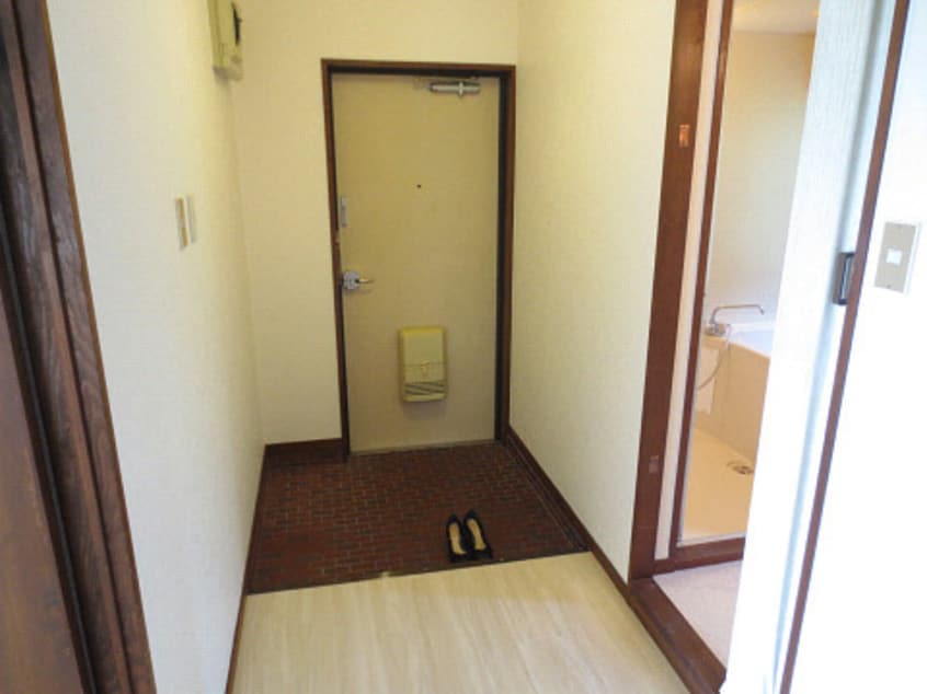 玄関 クレセント百花苑