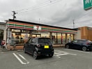 セブンイレブン飯塚花瀬店(コンビニ)まで130m ブラビアコートⅡ