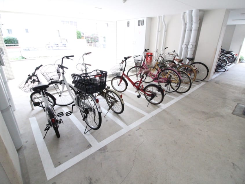 駐輪場 サムティタワーズ愛宕