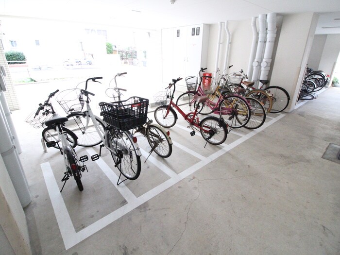 駐輪場 サムティタワーズ愛宕