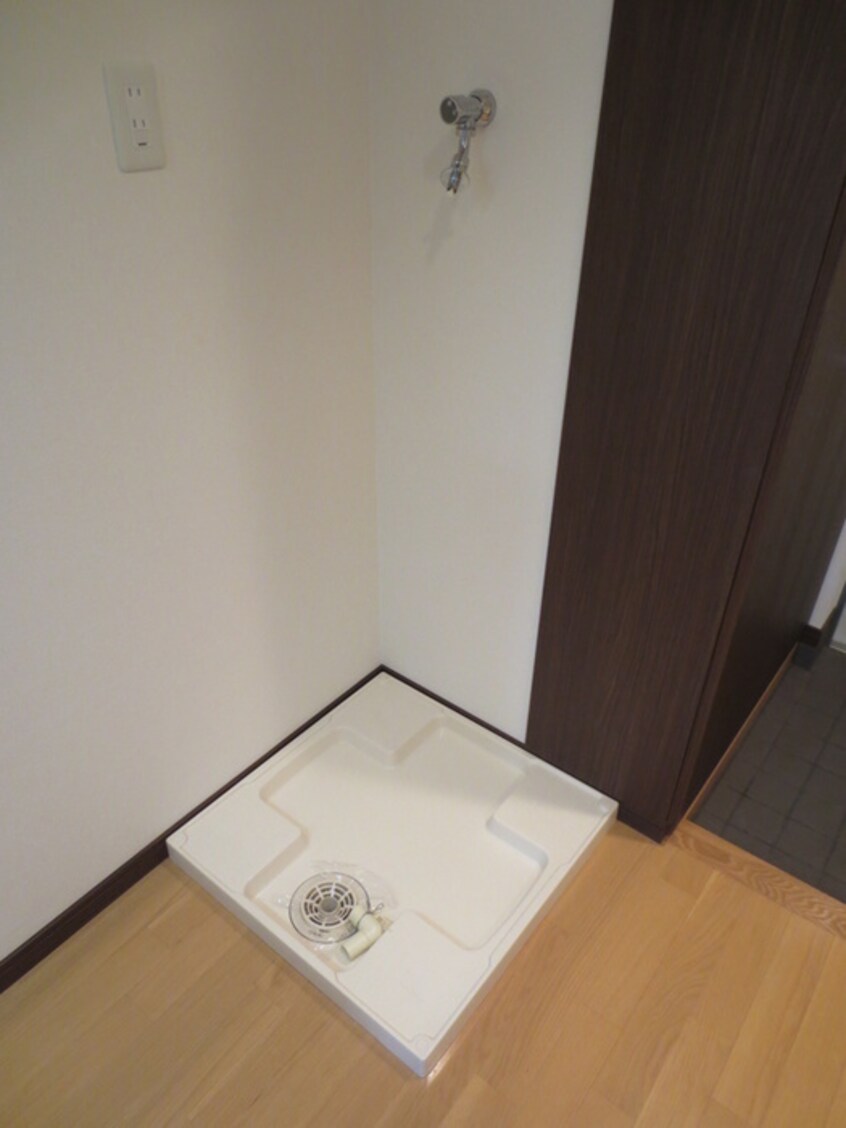 洗濯機置場 サムティタワーズ愛宕