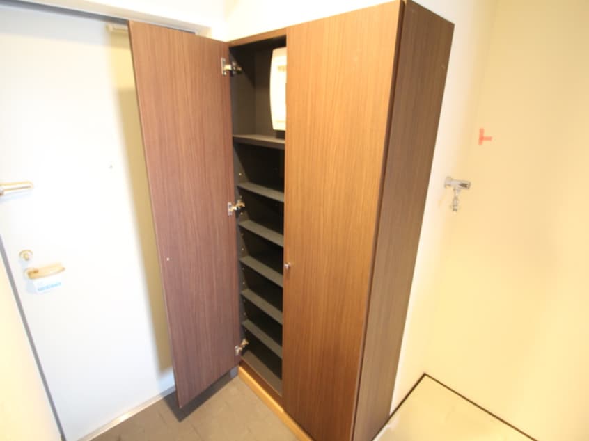 靴箱 サムティタワーズ愛宕