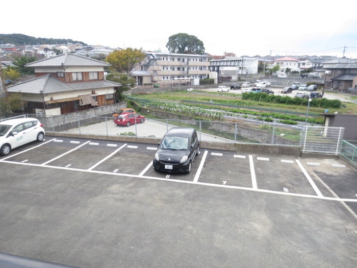 駐車場 グランヴィラージュ６