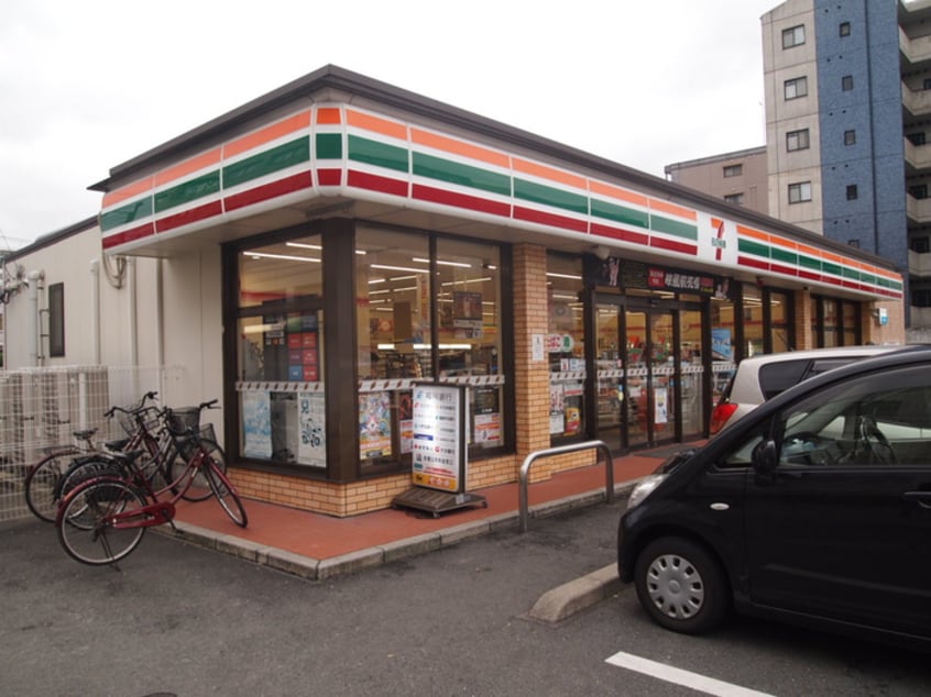 セブンイレブン(コンビニ)まで350m シティ姪浜Ｂ棟