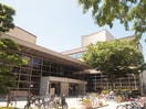 図書館(図書館)まで450m シティ姪浜Ｂ棟