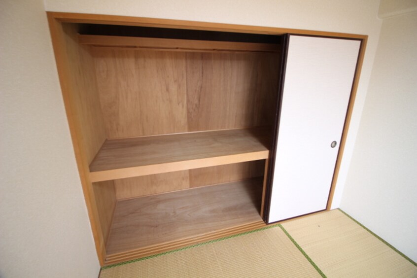 収納 エスポワ－ル２１