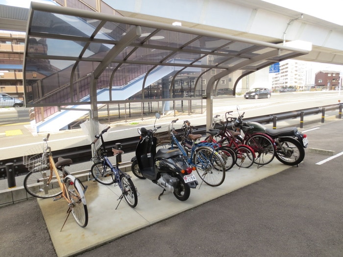 駐輪場 ステラOne諸岡