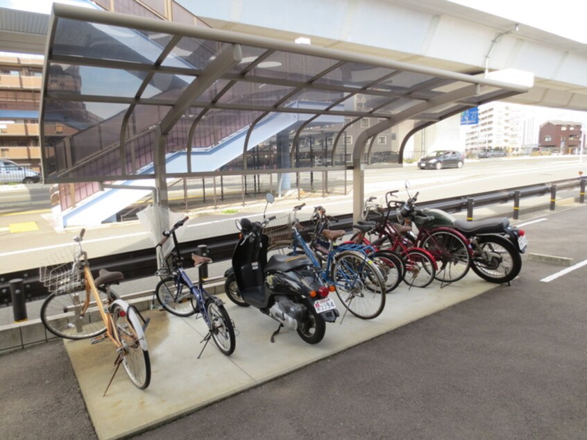 駐輪場 ステラOne諸岡