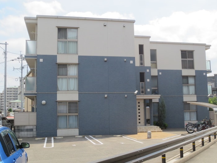 外観写真 ステラOne諸岡