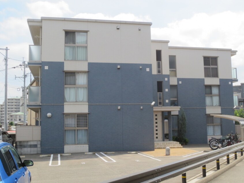 外観写真 ステラOne諸岡