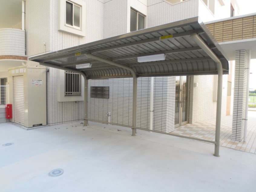 駐輪場 メープルハウス