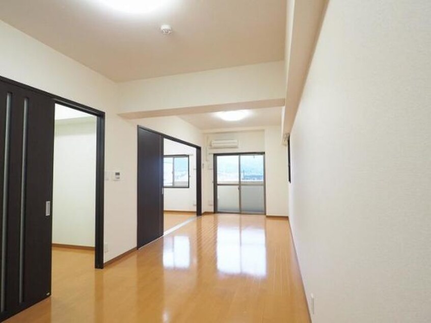 居室 エヴァ－グリ－ン０