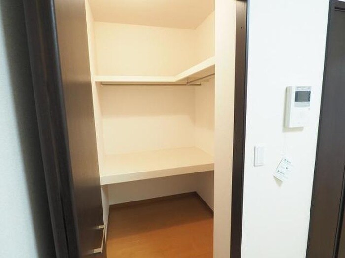 収納 エヴァ－グリ－ン０