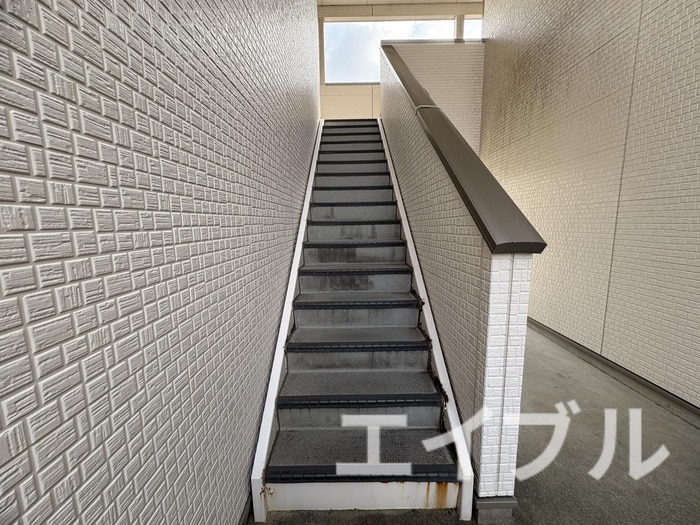 エントランス部分 プレジュ－ル春日