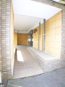 エントランス部分 シャイニングハイツ唐湊