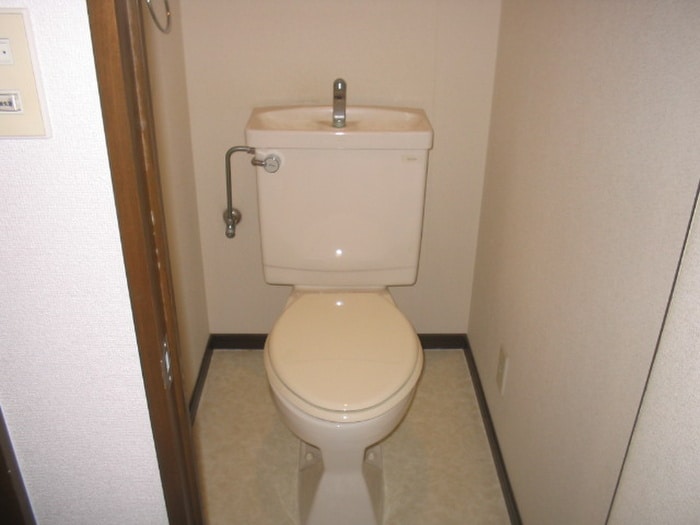 トイレ 日神パレステ－ジ九工大(705)