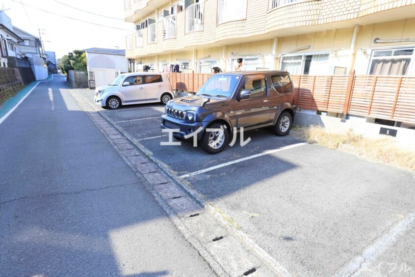 駐車場 高良山ハイツ