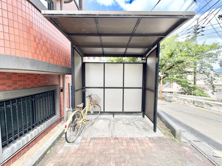 駐輪場 ロワ－ルイン守恒