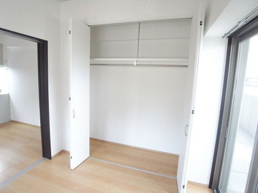 収納 レジナスイート田町