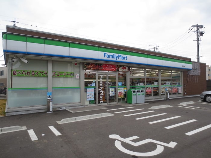 ファミリーマート(コンビニ)まで160m WEST AVALON九大前